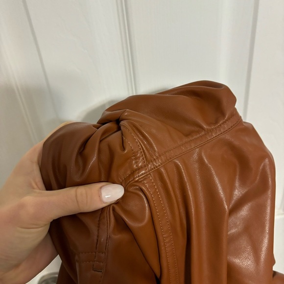 Abercrombie & Fitch The 90's Straight Ultra High Rise Faux Leather Pants - Picture 8 of 8